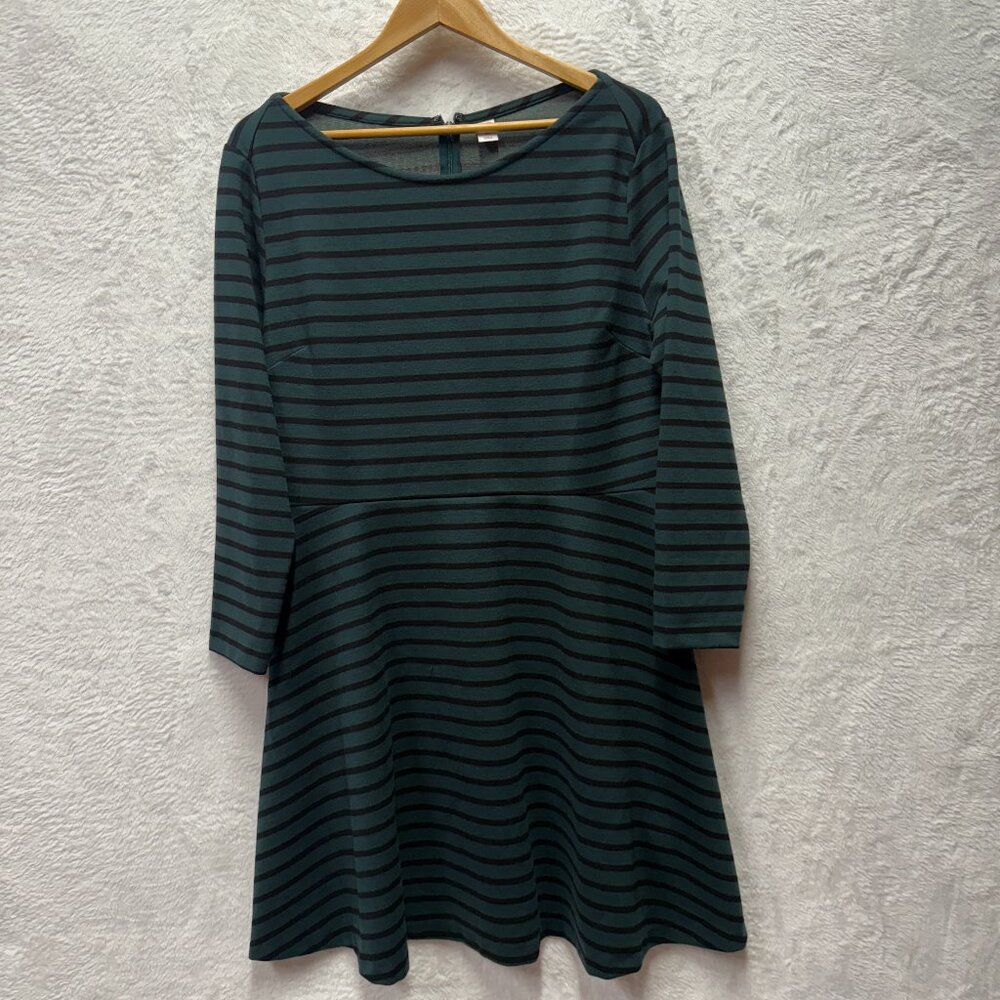 Old Navy Fit & Flare Dress Women XL Green Black Striped Stretch Knit Winter Fall